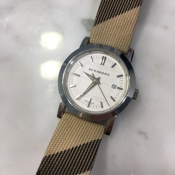 Women’s Burberry Watch - Picture 1 of 7